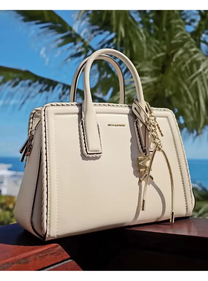 Adorno para bolso con cordón trenzado dorado y metálico Adorno para bolso con cordón trenzado dorado y metálico