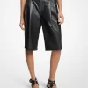 Bermudas de cuero plisado Bermudas de cuero plisado