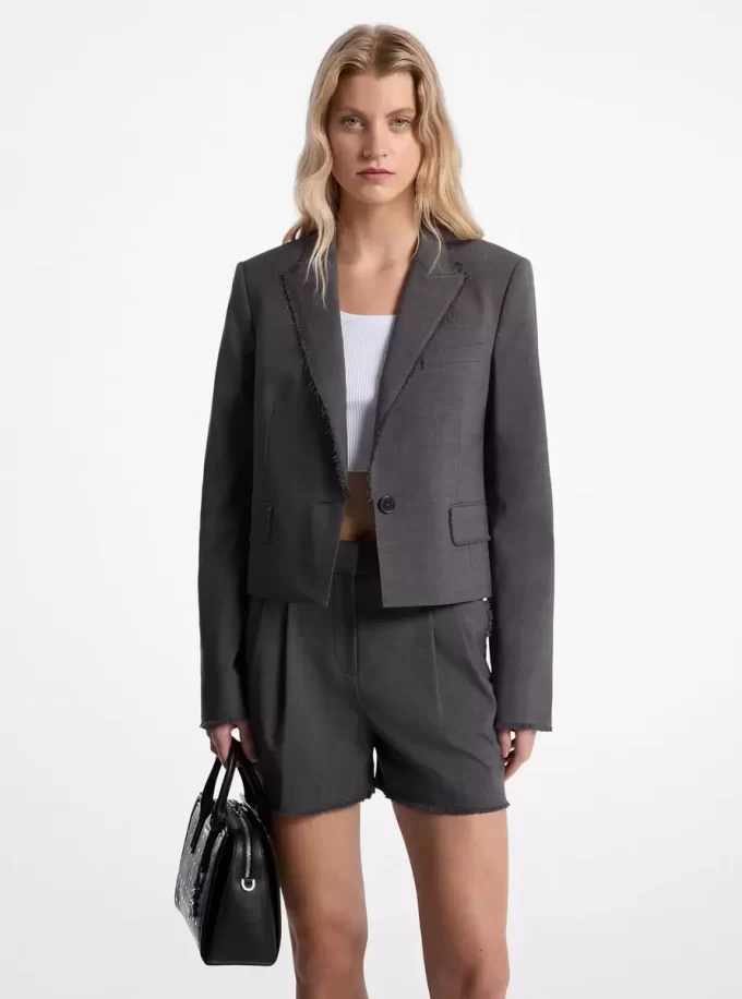 Blazer corto de lana tropical elástica deshilachada Blazer corto de lana tropical elástica deshilachada