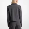 Blazer corto de lana tropical elástica deshilachada Blazer corto de lana tropical elástica deshilachada