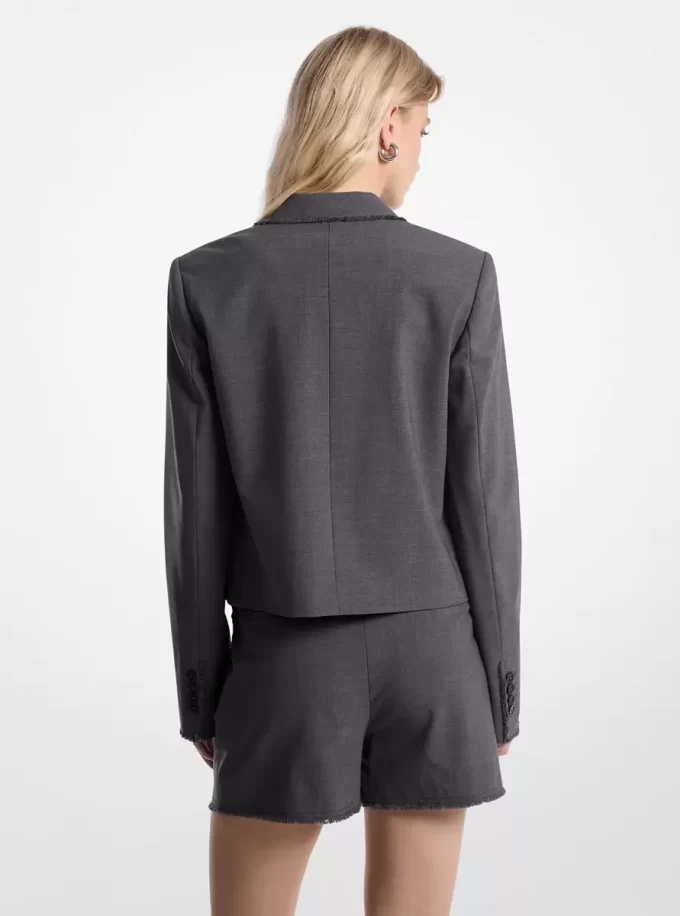 Blazer corto de lana tropical elástica deshilachada Blazer corto de lana tropical elástica deshilachada