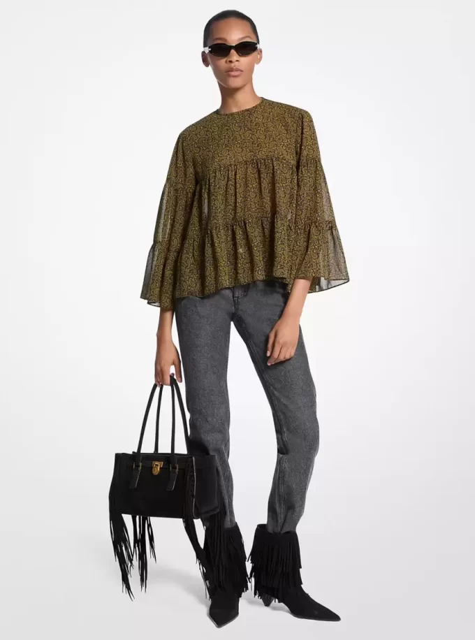 Blusa escalonada de georgette con estampado paisley