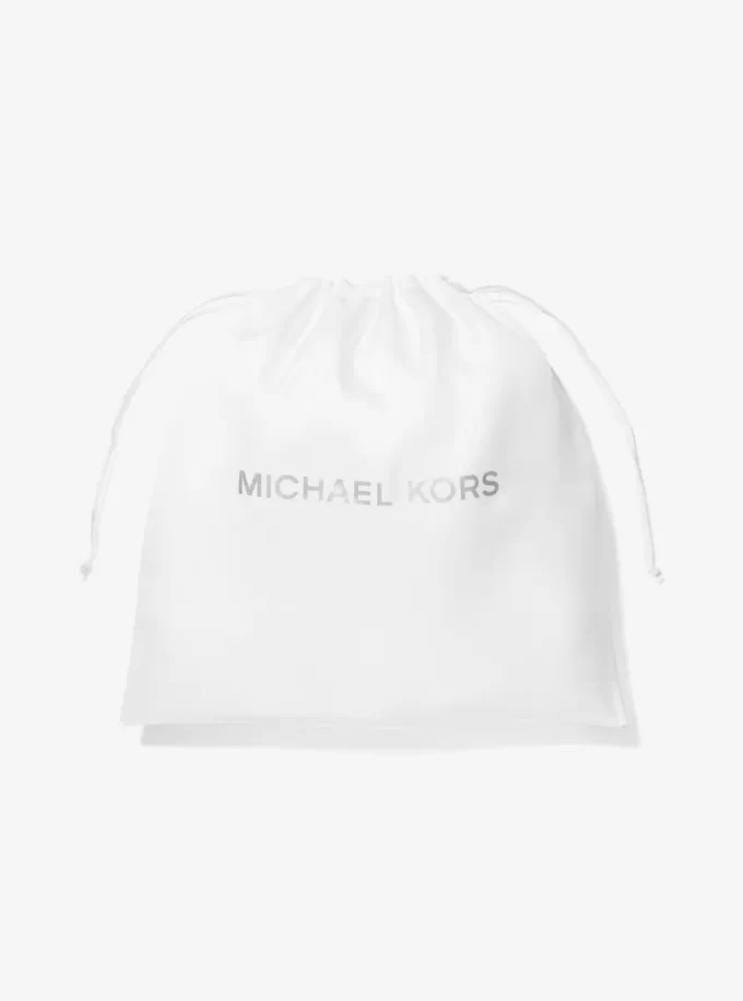 Bolsa guardapolvo tejida con logo pequeño