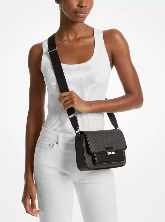 Bolso bandolera Bradshaw mediano con el logo de la firma