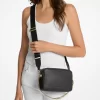 Bolso bandolera Bryant mediano de piel granulada para cámara Bolso bandolera Bryant mediano de piel granulada para cámara
