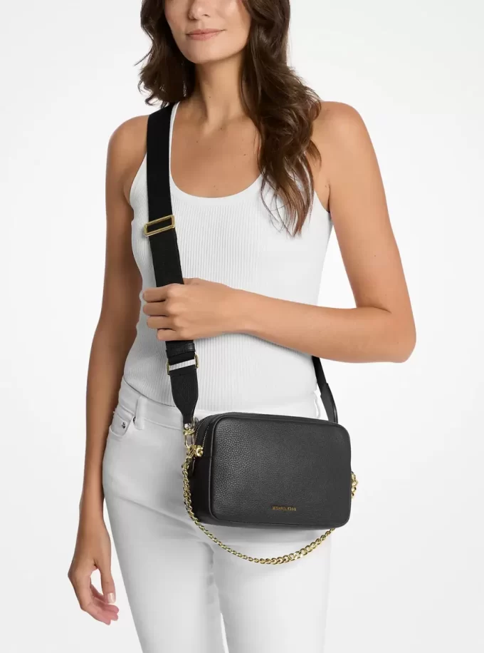 Bolso bandolera Bryant mediano de piel granulada para cámara Bolso bandolera Bryant mediano de piel granulada para cámara