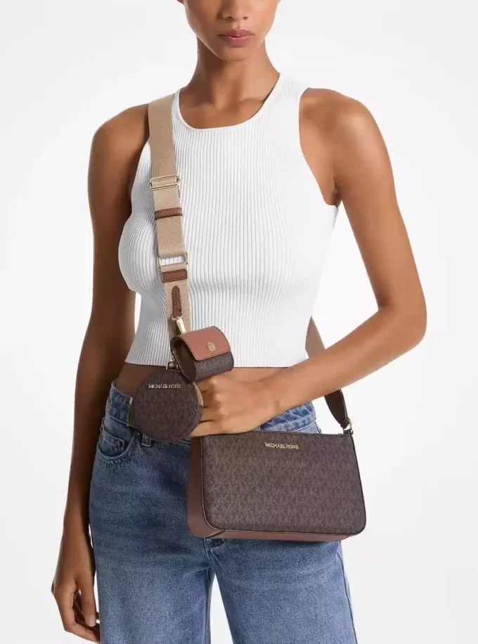 Bolso bandolera con el logotipo de Jet Set y funda para Apple Airpods Pro® Bolso bandolera con el logotipo de Jet Set y funda para Apple Airpods Pro®