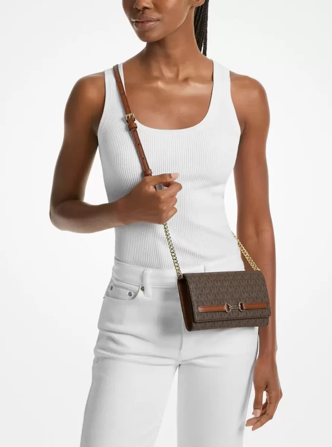 Bolso bandolera convertible Carson Large Signature Logo Bolso bandolera convertible Carson Large Signature Logo