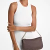 Bolso bandolera convertible mediano Carmela con logotipo de la firma Bolso bandolera convertible mediano Carmela con logotipo de la firma