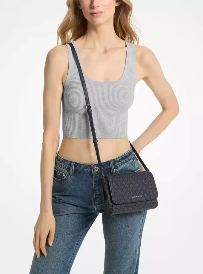 Bolso bandolera convertible mediano con logotipo de la firma Bolso bandolera convertible mediano con logotipo de la firma