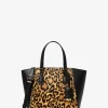 Bolso bandolera convertible Taryn pequeño con estampado de leopardo y piel de becerro Bolso bandolera convertible Taryn pequeño con estampado de leopardo y piel de becerro