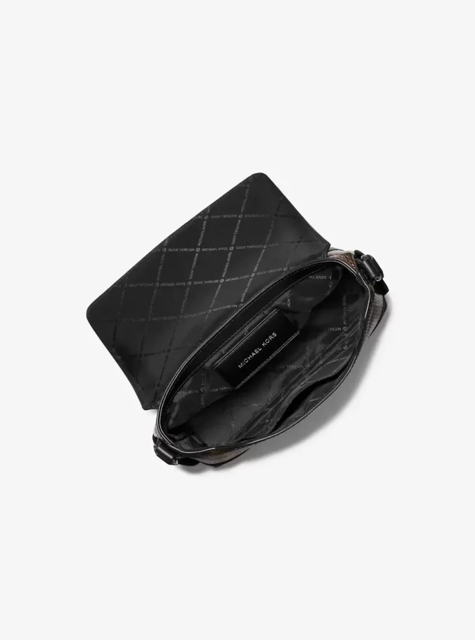 Bolso bandolera Cyrus pequeño con relieve de serpiente Bolso bandolera Cyrus pequeño con relieve de serpiente