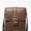 Bolso bandolera de piel bruñida con el logotipo de Colby en relieve Bolso bandolera de piel bruñida con el logotipo de Colby en relieve