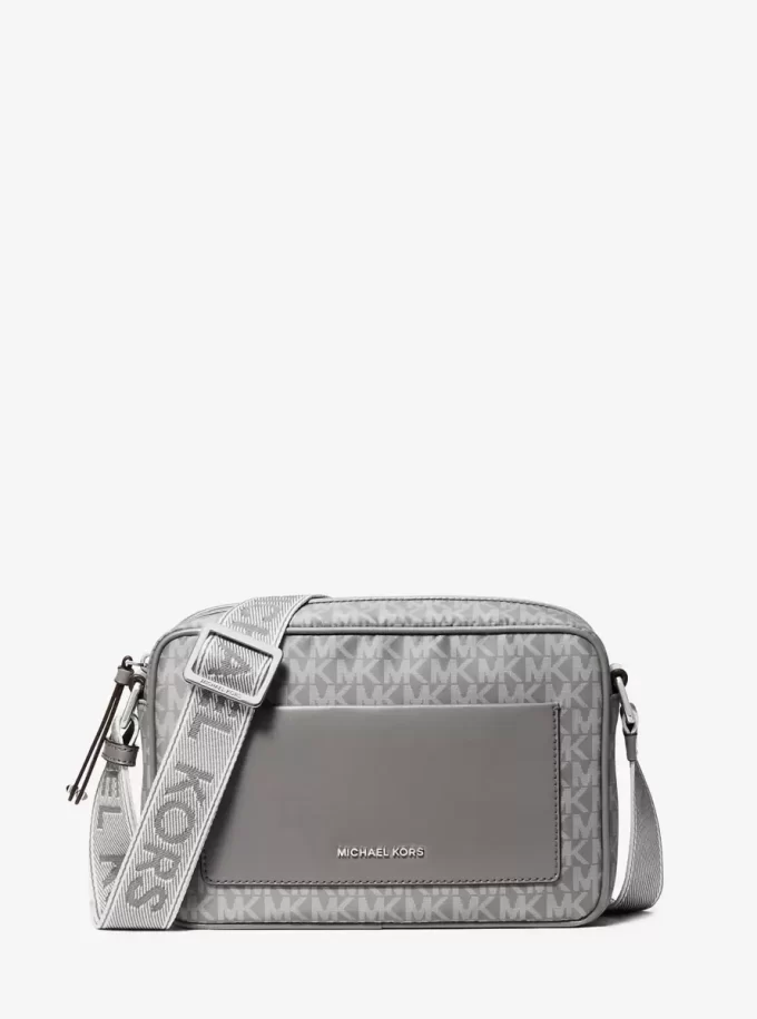 Bolso bandolera grande con el logotipo de la firma estampado Jet Set Bolso bandolera grande con el logotipo de la firma estampado Jet Set