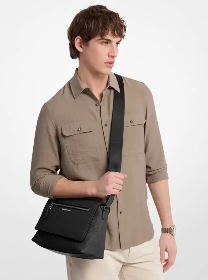 Bolso bandolera Hudson pequeño de piel granulada Bolso bandolera Hudson pequeño de piel granulada