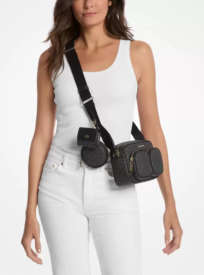 Bolso bandolera Jet Set mediano con el logo de la marca y estuche para Apple AirPods Pro®.