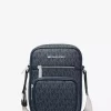 Bolso bandolera mediano con el logotipo de la firma Jet Set