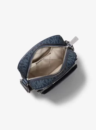 Bolso bandolera mediano con el logotipo de la firma Jet Set