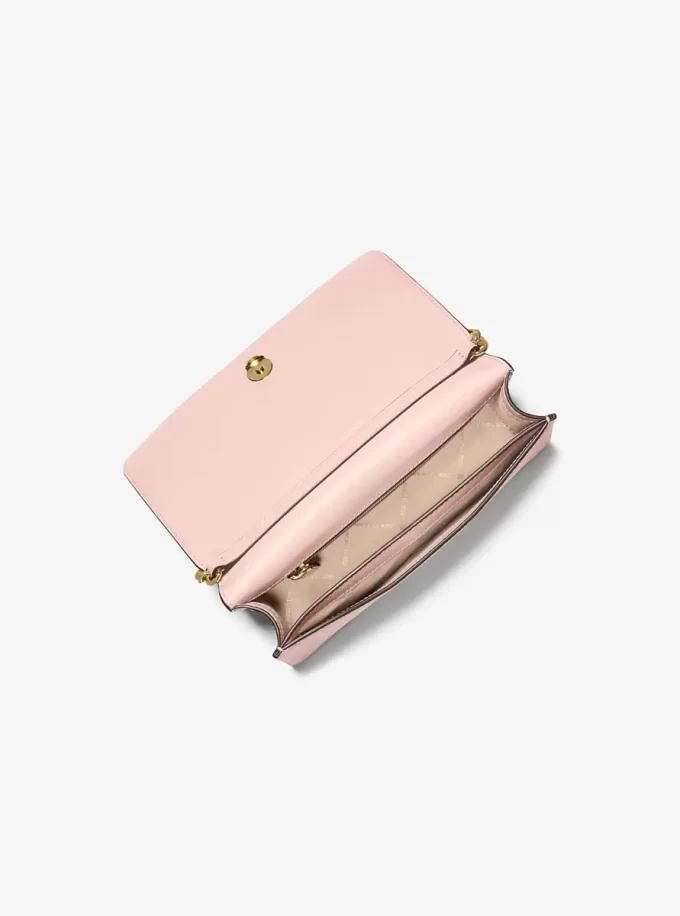 Bolso bandolera mediano con el logotipo de la firma Jet Set