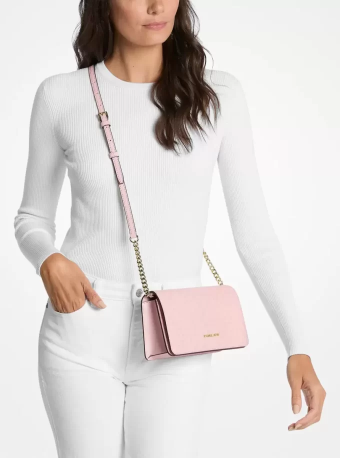 Bolso bandolera mediano con el logotipo de la firma Jet Set