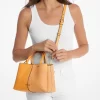 Bolso bandolera mediano Flora con logotipo de firma y piel Bolso bandolera mediano Flora con logotipo de firma y piel