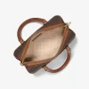 Bolso bandolera mediano Jet Set Travel con logotipo de la firma