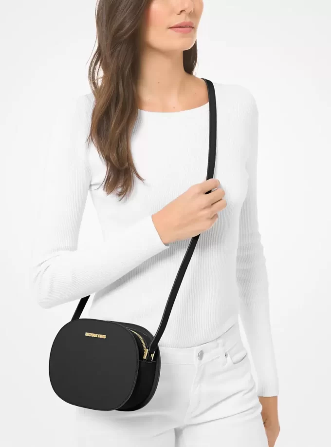 Bolso bandolera mediano Jet Set Travel de piel saffiano Bolso bandolera mediano Jet Set Travel de piel saffiano