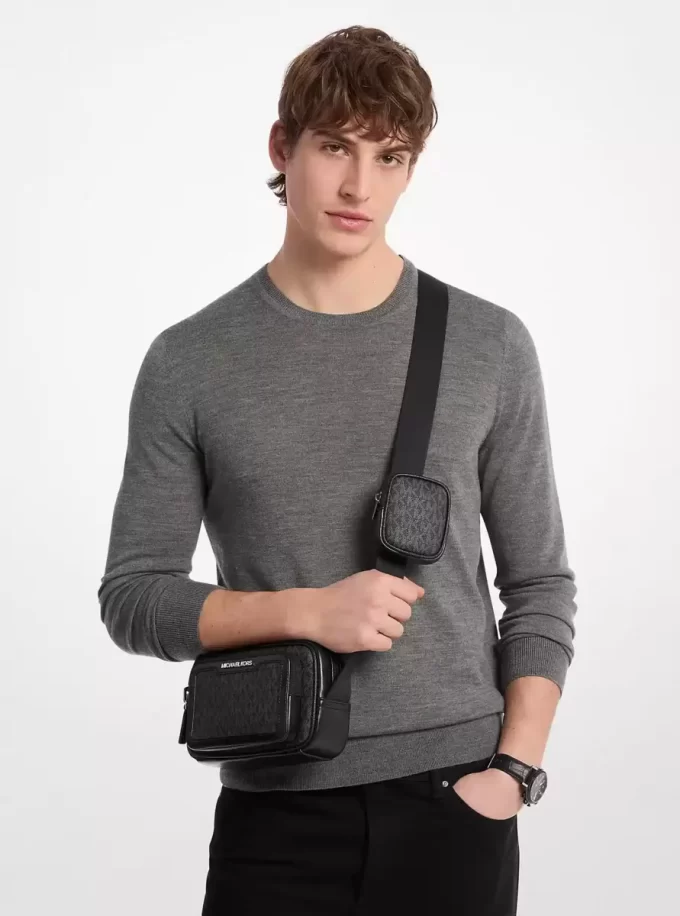 Bolso bandolera para cámara con el logotipo de Cooper Signature y bolsa