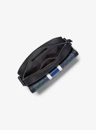 Bolso bandolera para cámara mediano con rayas y logotipo de la firma Cooper