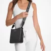 Bolso bandolera pequeño con el logotipo de Jet Set Bolso bandolera pequeño con el logotipo de Jet Set