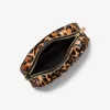 Bolso bandolera pequeño Jet Set con estampado de leopardo y piel de becerro. Bolso bandolera pequeño Jet Set con estampado de leopardo y piel de becerro.