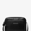 Bolso bandolera utilitario de piel granulada Cooper Bolso bandolera utilitario de piel granulada Cooper