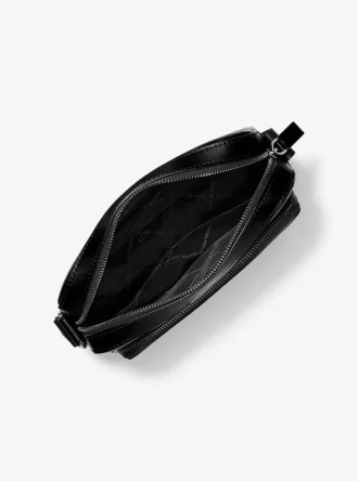 Bolso bandolera utilitario de piel granulada Cooper