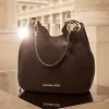 Bolso de hombro grande Lillie de piel granulada