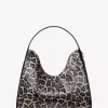 Bolso de hombro hobo Nayla mediano de pelo de becerro con estampado de leopardo Bolso de hombro hobo Nayla mediano de pelo de becerro con estampado de leopardo