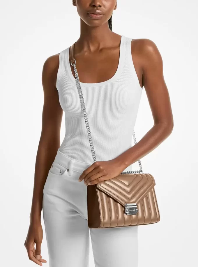 Bolso de hombro mediano acolchado Whitney Bolso de hombro mediano acolchado Whitney