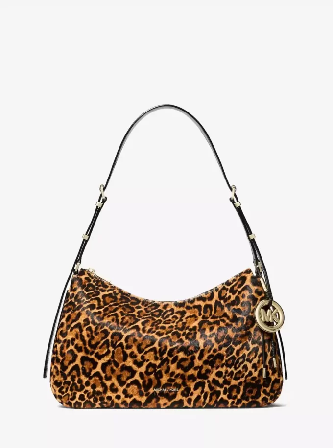 Bolso de hombro mediano de pelo de becerro con estampado de leopardo de Nolita Bolso de hombro mediano de pelo de becerro con estampado de leopardo de Nolita