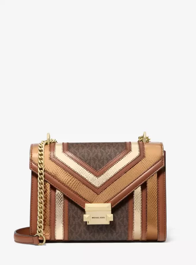 Bolso de hombro mediano metálico con logo de la firma Whitney Bolso de hombro mediano metálico con logo de la firma Whitney