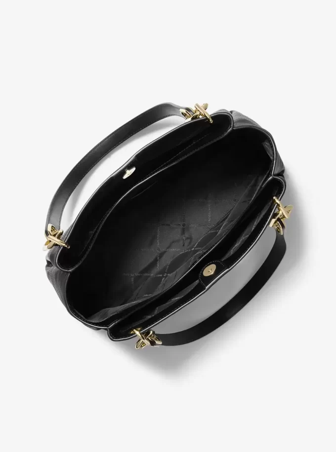 Bolso de hombro Trisha grande de piel granulada