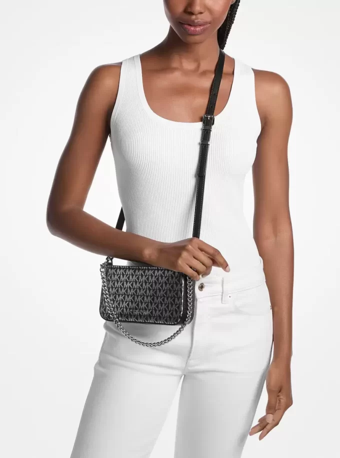Bolso de mano convertible pequeño con logotipo de la firma metálica de Bryant Bolso de mano convertible pequeño con logotipo de la firma metálica de Bryant