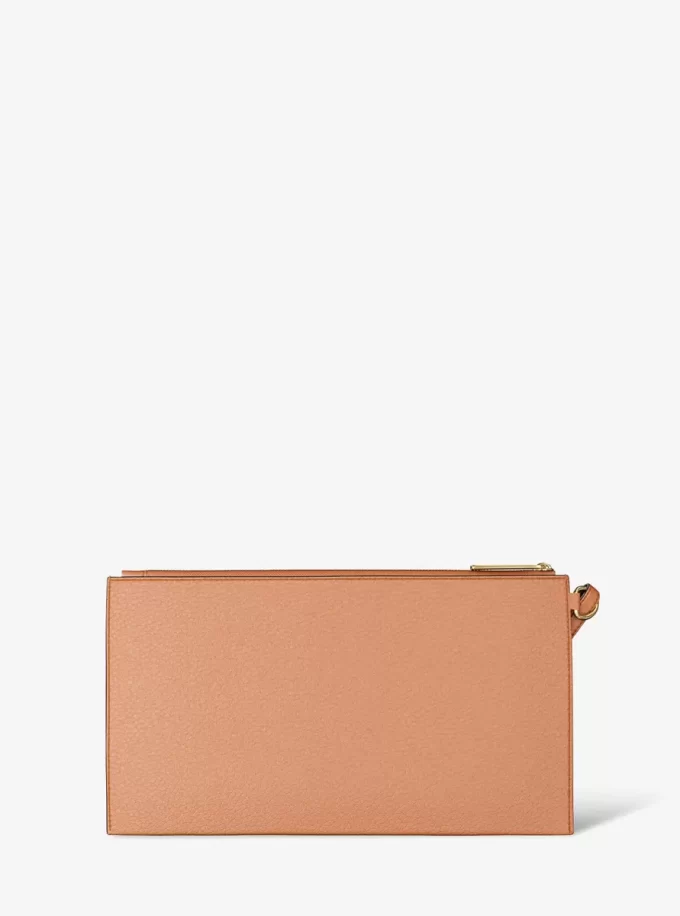 Bolso de mano grande Jet Set de piel granulada con tachuelas Bolso de mano grande Jet Set de piel granulada con tachuelas