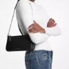Bolso de mano mediano Empire de cuero con cadena Bolso de mano mediano Empire de cuero con cadena
