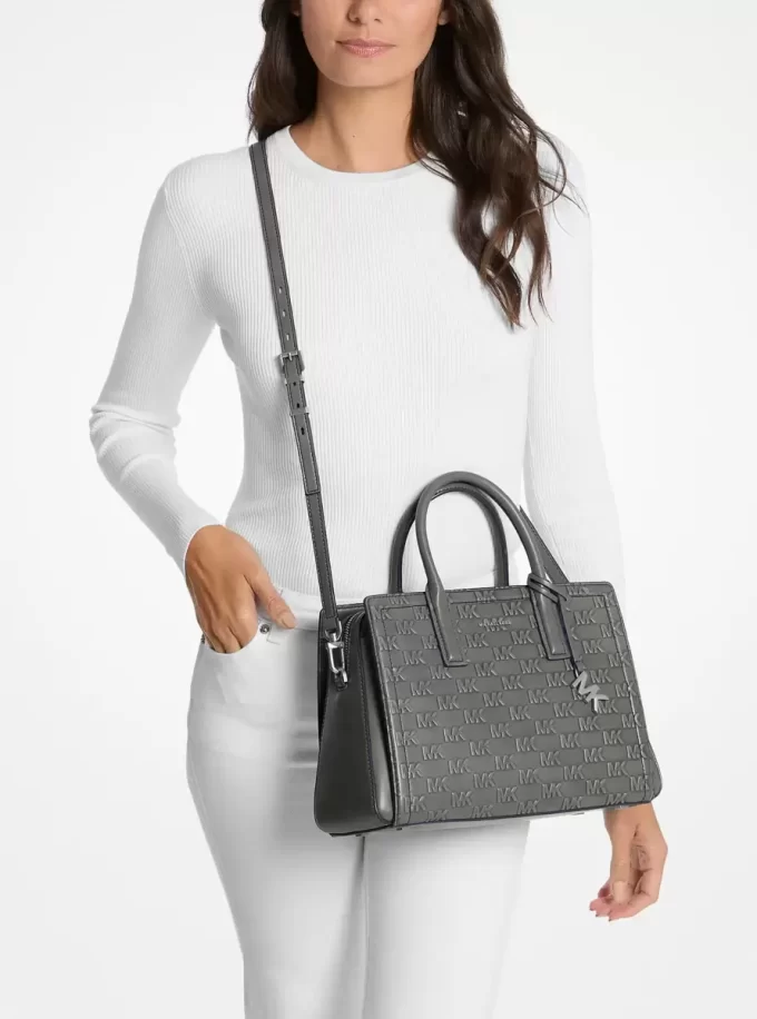 Bolso de piel bruñida con logotipo en relieve mediano Laila Bolso de piel bruñida con logotipo en relieve mediano Laila