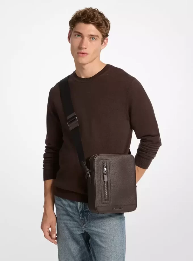Bolso de vuelo Hudson de piel granulada Bolso de vuelo Hudson de piel granulada