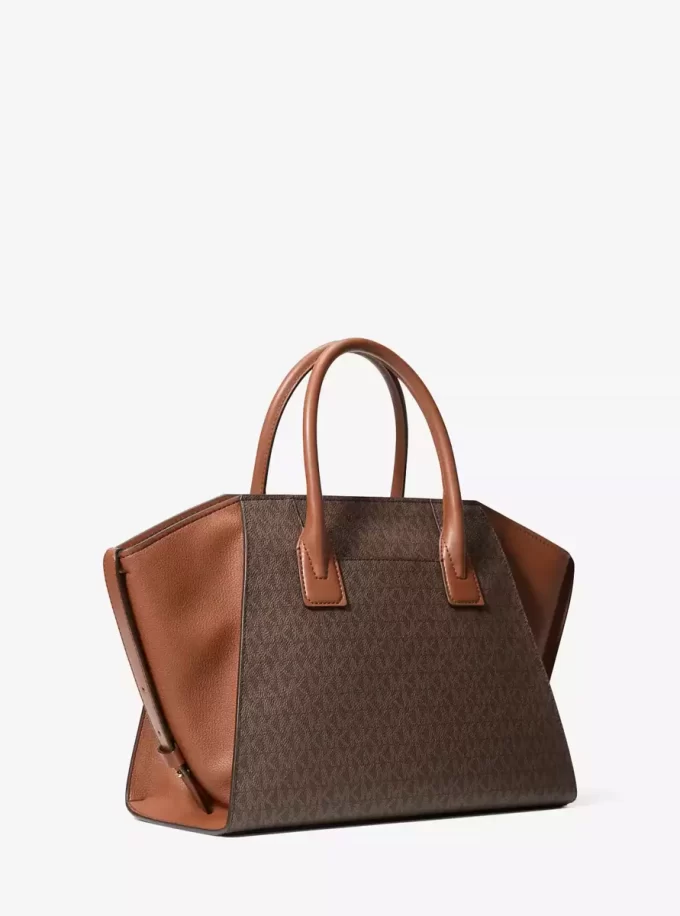Bolso grande con logotipo de la firma Avril Bolso grande con logotipo de la firma Avril