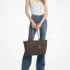 Bolso grande de mano Quinn con logotipo de firma y piel Bolso grande de mano Quinn con logotipo de firma y piel