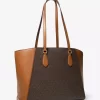 Bolso grande de piel y logo de Taryn Bolso grande de piel y logo de Taryn
