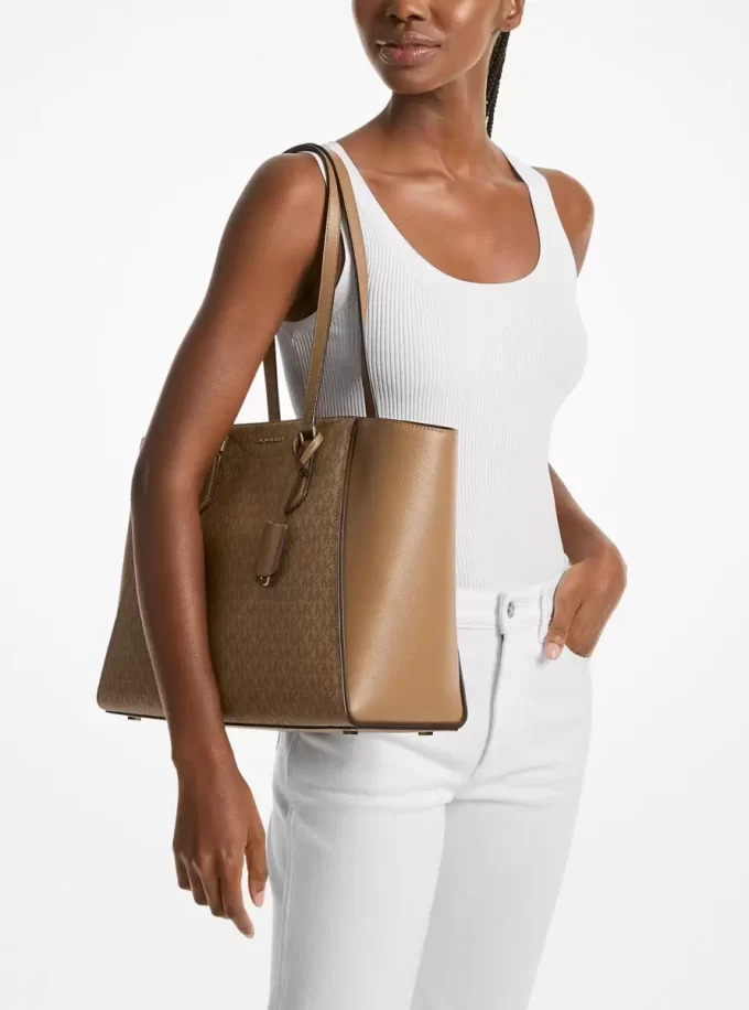 Bolso grande de piel y logo de Taryn Bolso grande de piel y logo de Taryn