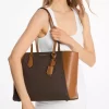 Bolso grande de piel y logo de Taryn Bolso grande de piel y logo de Taryn