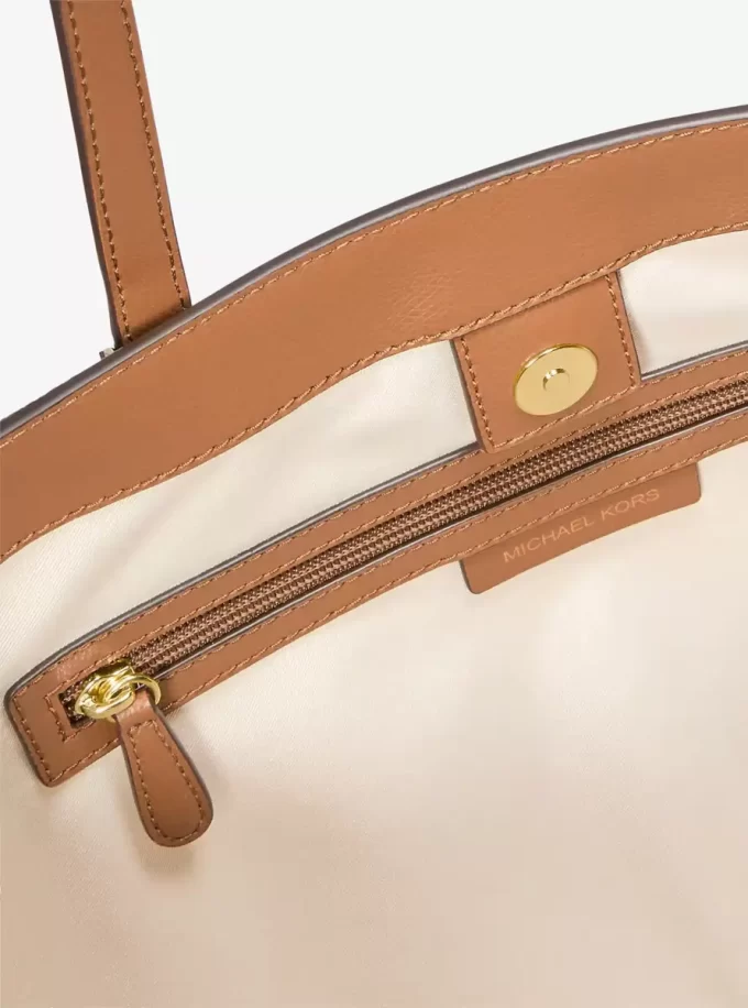 Bolso grande de piel y logo de Taryn Bolso grande de piel y logo de Taryn